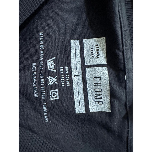 Chomp From Wave to Grave T-shirt - Picture 3 of 3